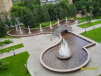 Фонтаны в парке летом в Москве