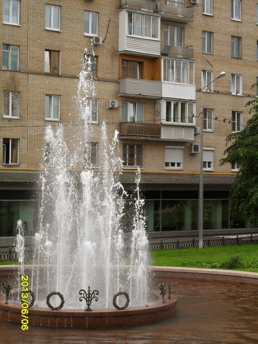Фонтан в жилом квартале Москвы