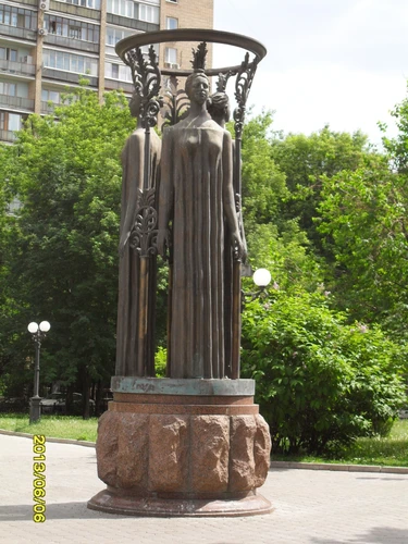 Монументальная группа «Содружество» в Москве