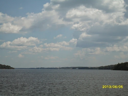 Река Москва: летний пейзаж