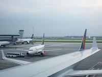 Самолеты в аэропорту